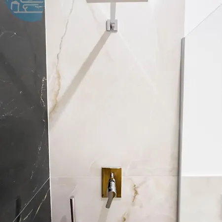 Imbriani 2b Tirabora Short Rent Trieszt