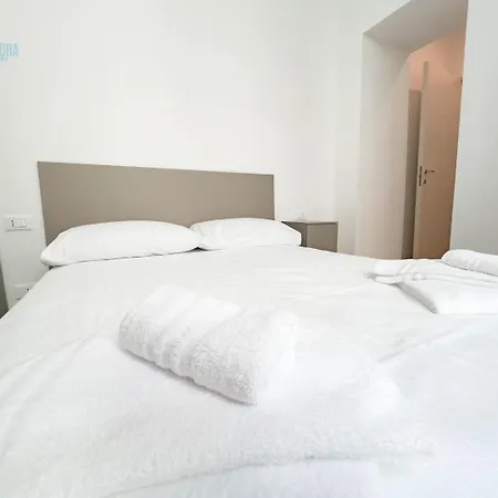 Imbriani 2b Tirabora Short Rent Trieszt