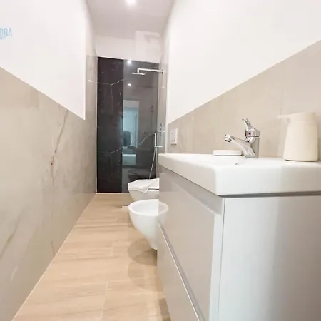 Apartman Imbriani 2b Tirabora Short Rent Trieszt