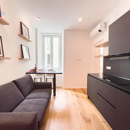 Imbriani 2b Tirabora Short Rent 트리에스테